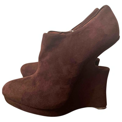 Pre-owned Alaïa Ankle Boots In Brown