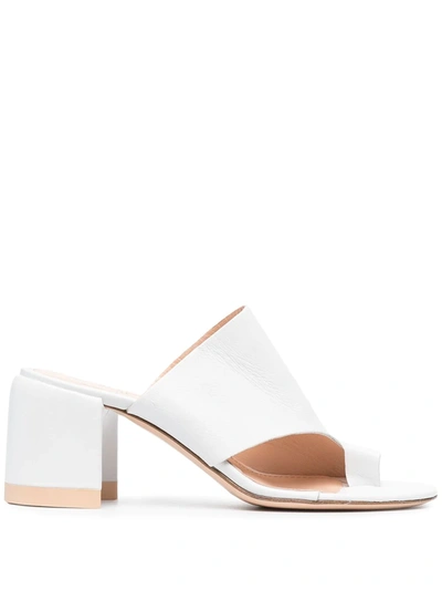 Agl Attilio Giusti Leombruni Moon Toe Loop Sandal In White