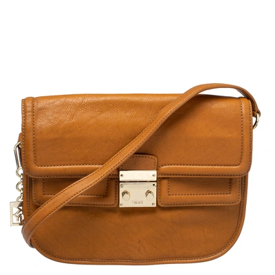 Pre-owned Dkny Tan Leather Push Lock Shoulder Bag