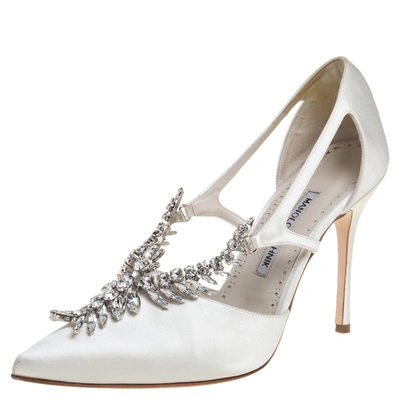 Pre-owned Manolo Blahnik Ivory White Satin Lala Crystal Embellished Pointed Toe Pumps Size 39.5