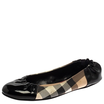 Pre-owned Burberry Black Patent Leather And Nova Check Canvas Scrunch Ballet Flats 39