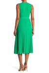 Donna Morgan Sleeveless Pleated Midi Dress In Basil Gree