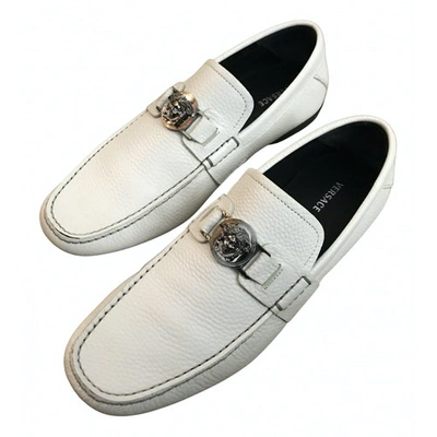 Pre-owned Versace Leather Flats In White