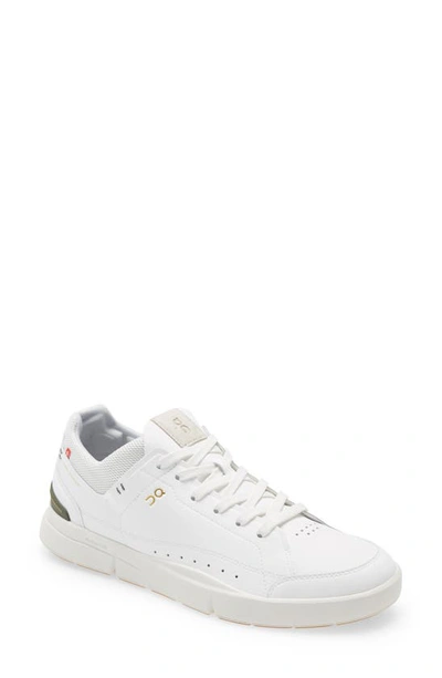 On The Roger Centre Court Tennis Sneaker In Spice/white
