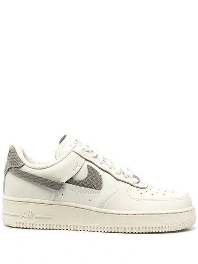 Nike Air Force 1 Sneakers In White And Grey In Neutrals