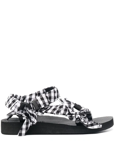 Arizona Love Gingham-print Open-toe Sandals In White,black