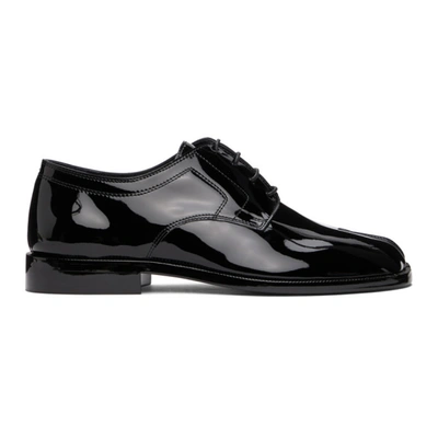 Maison Margiela Patent Leather Lace-up Tabi Shoes In Black