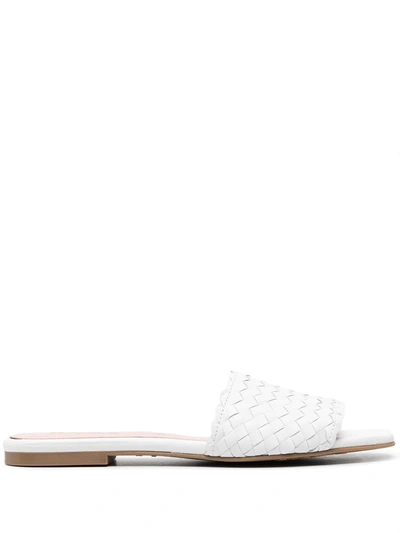 Pretty Ballerinas Woven Leather Slip-on Sandals In White
