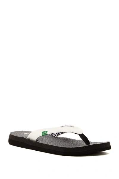 Sanuk Yoga Serenity 4 Zigzag Flip Flop In Wht