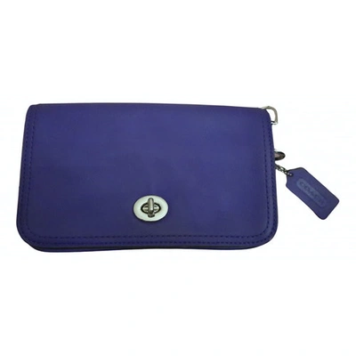 Pre-owned Coach Smooth Crossbody Leather Clutch Bag In Purple