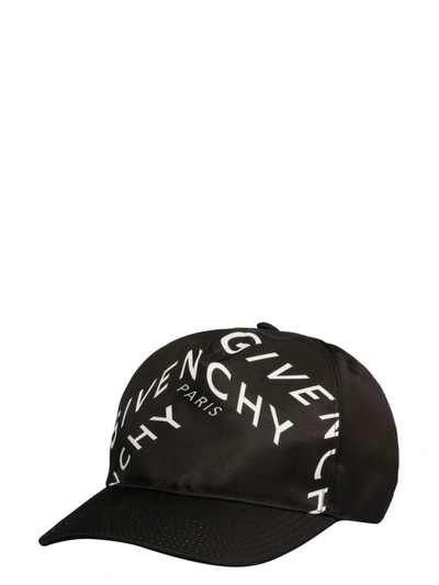 Givenchy 反光logo印花尼龙棒球帽 In Black
