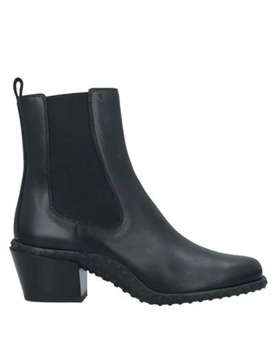 Tod's Ankle Boots In Black