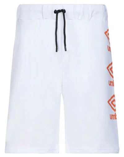 Umbro Bermudas In White