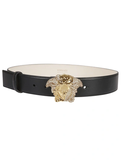 Versace Crystal Embellished Logo Plaque Belt In Nero Oro