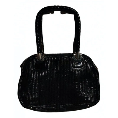 Pre-owned Chloé Héloise Patent Leather Handbag In Black
