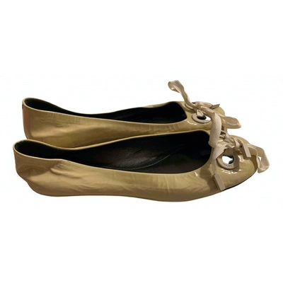 Pre-owned Marc By Marc Jacobs Patent Leather Ballet Flats In Beige