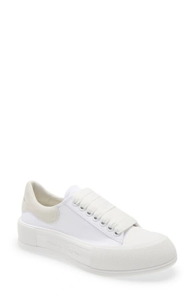 Alexander Mcqueen Logo Embossed Platform Sole Canvas Sneakers In White