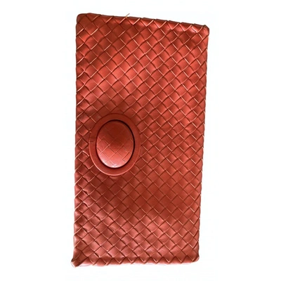 Pre-owned Bottega Veneta Leather Clutch Bag In Red