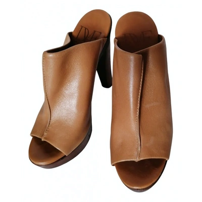 Pre-owned Diane Von Furstenberg Leather Sandals In Camel