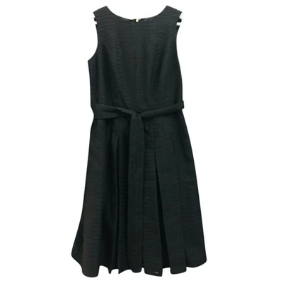 Pre-owned Tommy Hilfiger Mid-length Dress In Black