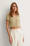 NA-KD PEARL DETAIL KNITTED SHORT SLEEVE CARDIGAN - GREEN