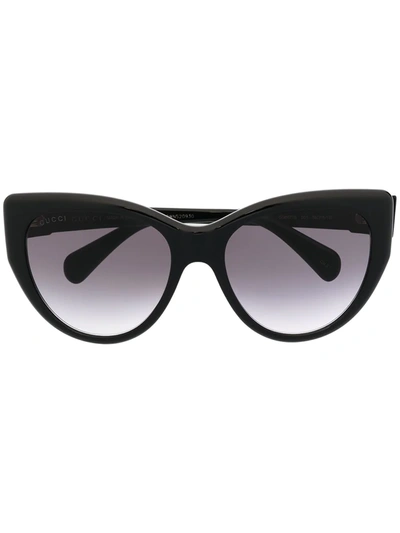 Gucci 猫眼框太阳眼镜 In Black