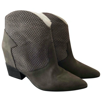 Pre-owned Lola Cruz Leather Ankle Boots In Grey