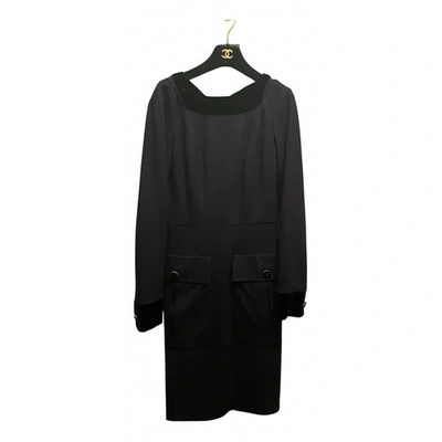 Pre-owned Chanel Silk Mid-length Dress In Black
