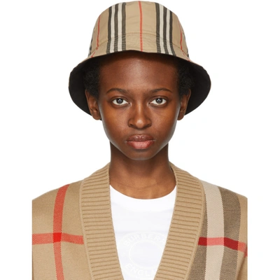 Burberry Reversible Bucket Hat In Archive Beige