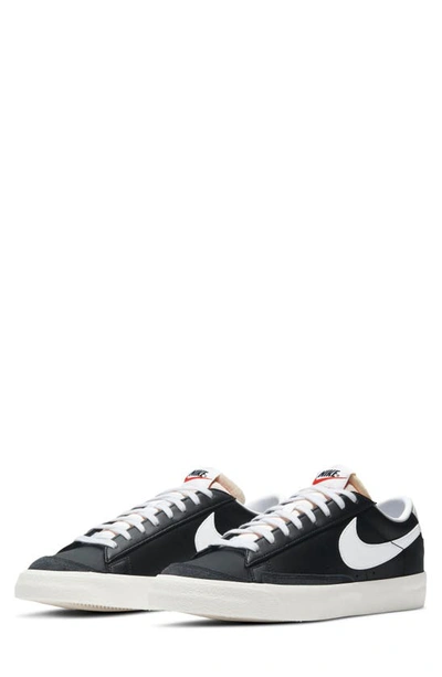Nike Blazer Low '77 Sneaker In Black/white