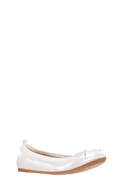 Nina Kids' Esther Ballet Flat In Ivory