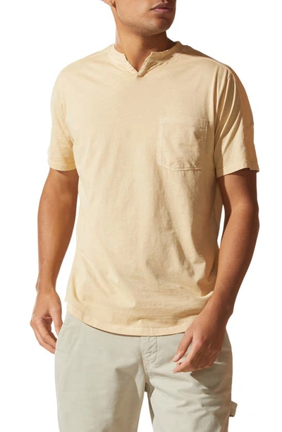 Good Man Brand Split Neck Pocket T-shirt In Warm Sand