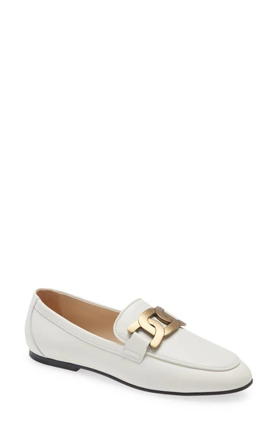 Tod's Kate Chain Detail Loafer In White