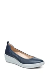 Vionic Jacey Wedge In Navy Leather