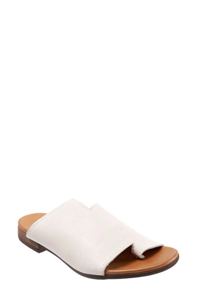 Bueno Tulla Slide Sandal In White Leather