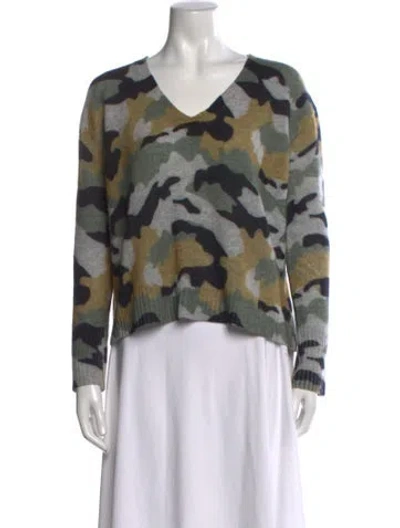 Pre-owned 360cashmere Cashmere Camouflage Print Sweater In Green
