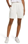 Alo Yoga Accolade Sweat Shorts In Ivory