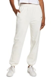 Alo Yoga Accolade Sweatpants In White