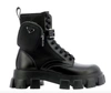 Prada Cai Xukun Also Decorates Small Bags Of Military Style Boots With Ankle Wrapping. In Nube+azzurro