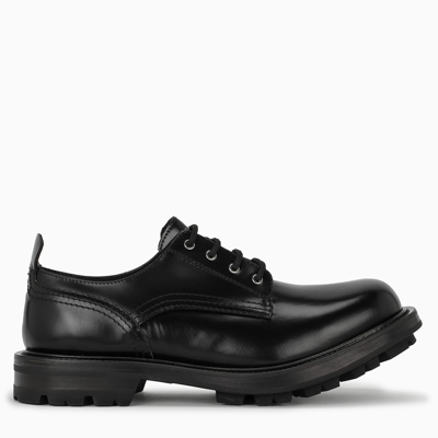 Alexander Mcqueen Patent Leather Lace-up Shoes In Black