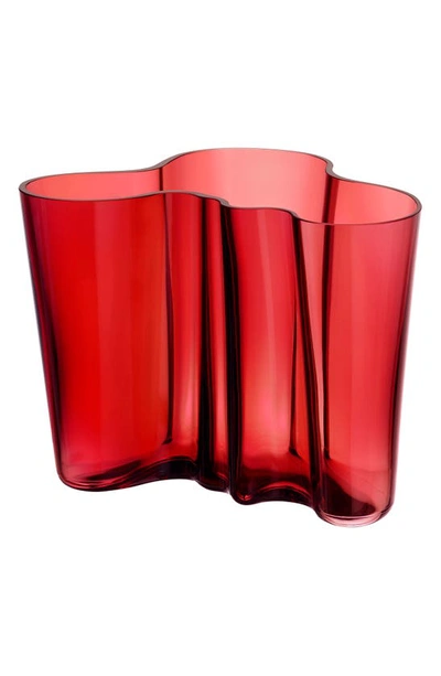 Monique Lhuillier Waterford Aalto Glass Vase In Cranberry