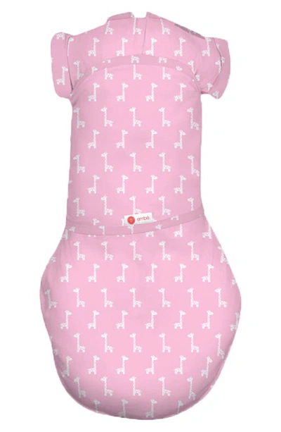 Embe (r) Transitional Swaddleout(tm) Swaddle In Pink Giraffe
