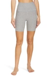 Beyond Yoga Spacedye Team Pockets High Waisted Biker Shorts In Silver Mist