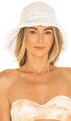 Casa Clara Evan Bucket Hat In White