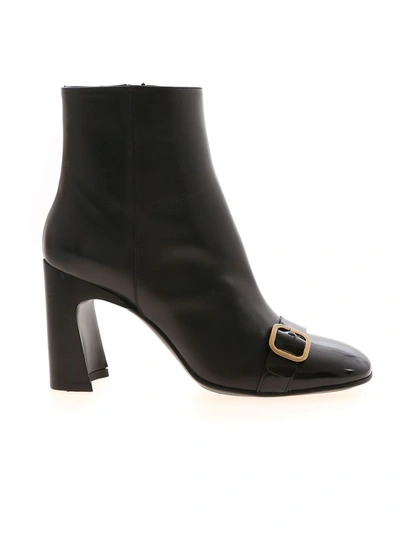 Tod's Low Ankle Boots With Shiny Tip In Black