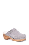 Chinese Laundry Carlie Clog In Grey Suede