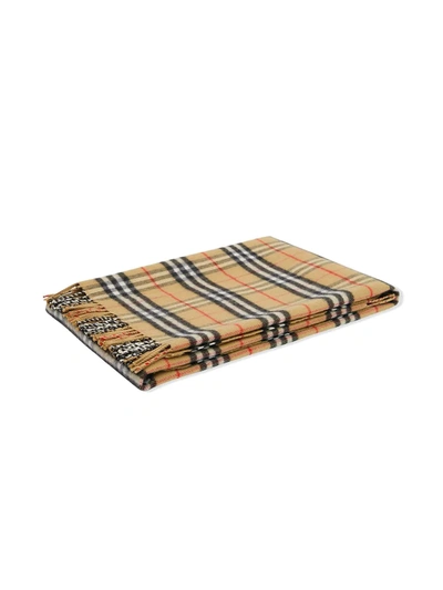 Burberry Vintage Check Fringed-edge Blanket In Neutrals