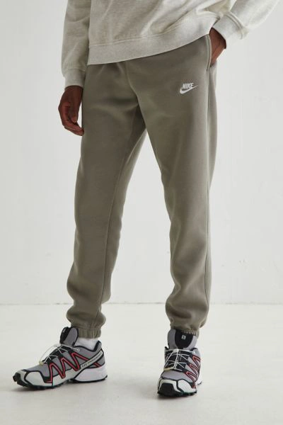 Nike Sportswear Club Fleece Tapered Jogger In Olive