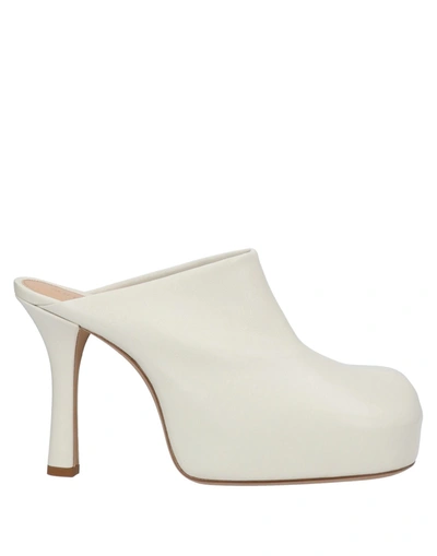 Bottega Veneta Woman Mules & Clogs Ivory Size 8 Lambskin In White