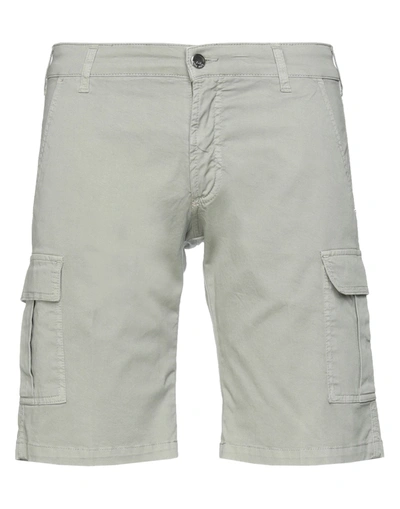 Coroglio By Entre Amis Shorts & Bermuda Shorts In Light Green